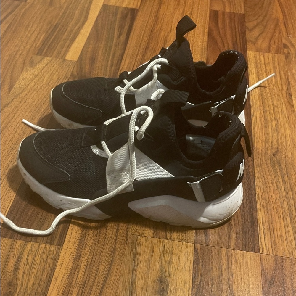 Nike Air Huarache City Sneakers